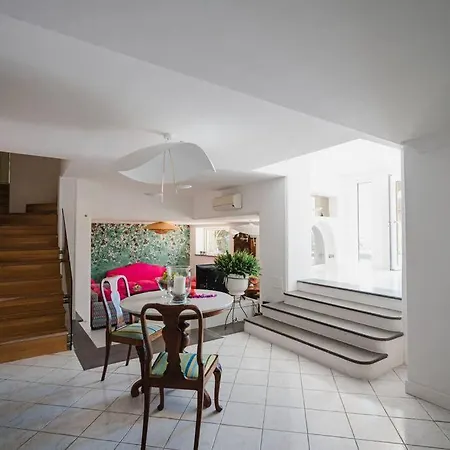 Faraglioni Vila Capri